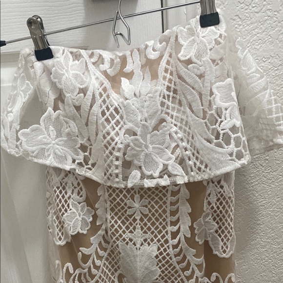 Vici White Lace strapless Dress - Picture 3 of 5